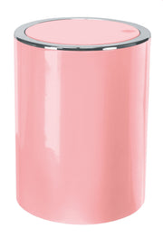 Rosa Kosmetikeimer CLAP Magnolie 5 Liter mit glänzender Oberfläche steht freistehend.