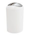 Weißer, zylindrischer Kosmetikeimer fürs Bad mit silbernem Schwingdeckel