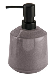 Der Seifenspender MYSTIC in Anthrazit steht freistehend vor weißem Hintergrund.