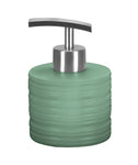 Grüner Seifenspender aus Keramik mit modernem silbernem Pumpaufsatz