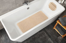 Beige rutschfeste Badewannenmatte mit Nackenkissen in weißer Wanne