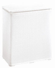 Weißer rechteckiger Wäschekorb mit Deckel aus geflochtenem Material