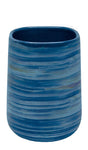 Blauer Zahnputzbecher mit horizontalen Streifen in Blautönen aus Keramik