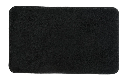 Schwarzer, rechteckiger Badezimmerteppich mit weicher, flauschiger Oberfläche.