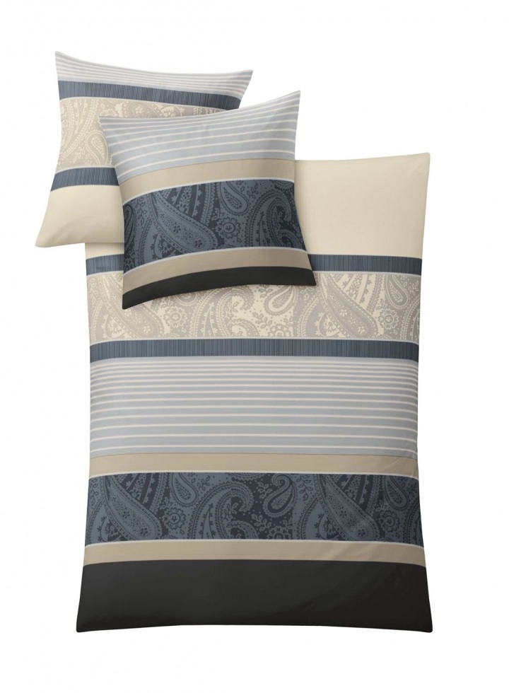4004478212879 Bettwäsche-Set mit modernem Streifen- und Paisley-Muster in Grau- und Beigetönen, bestehend aus Decken- und Kissenbezug.