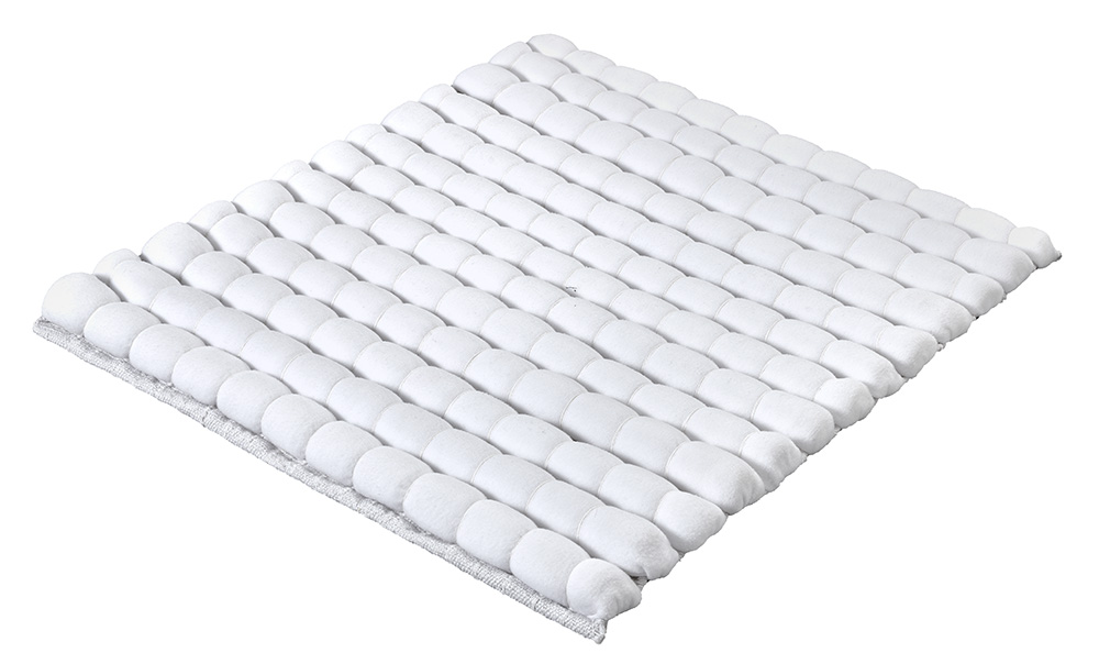 Badteppich AVERA Polarweiß 60 x 60 cm Weißer, rechteckiger Badteppich mit gepolsterten, runden Elementen für eine weiche und komfortable Oberfläche.