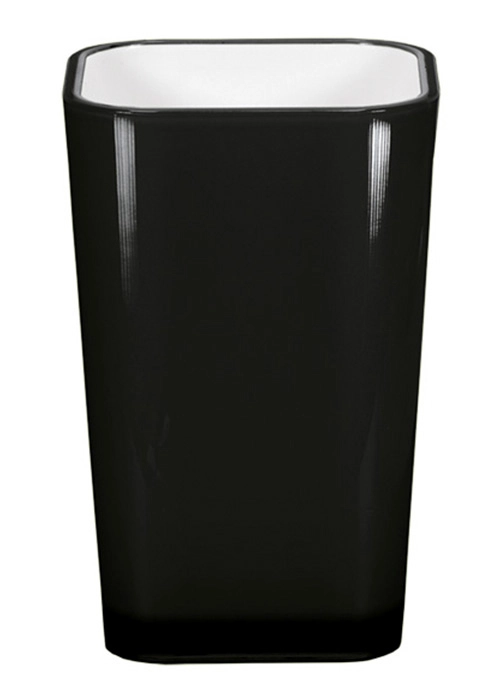 Schwarzer, quadratischer Zahnputzbecher mit glänzender Oberfläche und weißem Innenbereich.