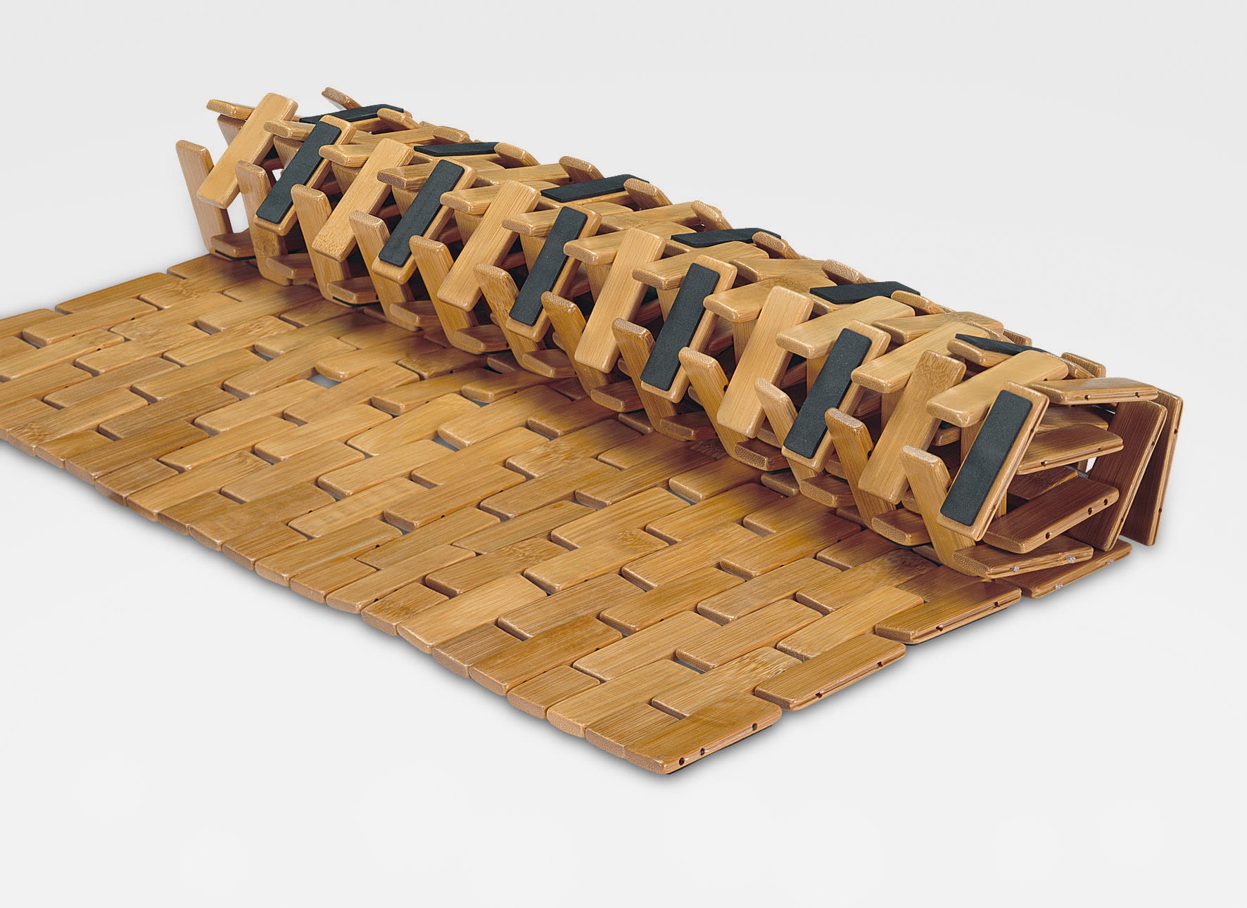 Bambus-Badvorleger in natürlicher Holzoptik, rutschfest und langlebig, ideal für Badezimmer und Wellnessbereiche.