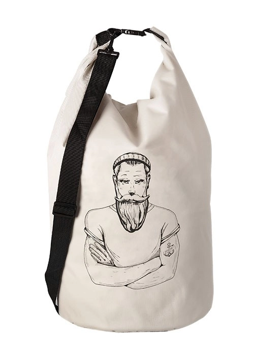 4004478328198 Wasserdichter Seesack in Weiß mit schwarzem Schultergurt und einem aufgedruckten Seemann mit Bart und Mütze.