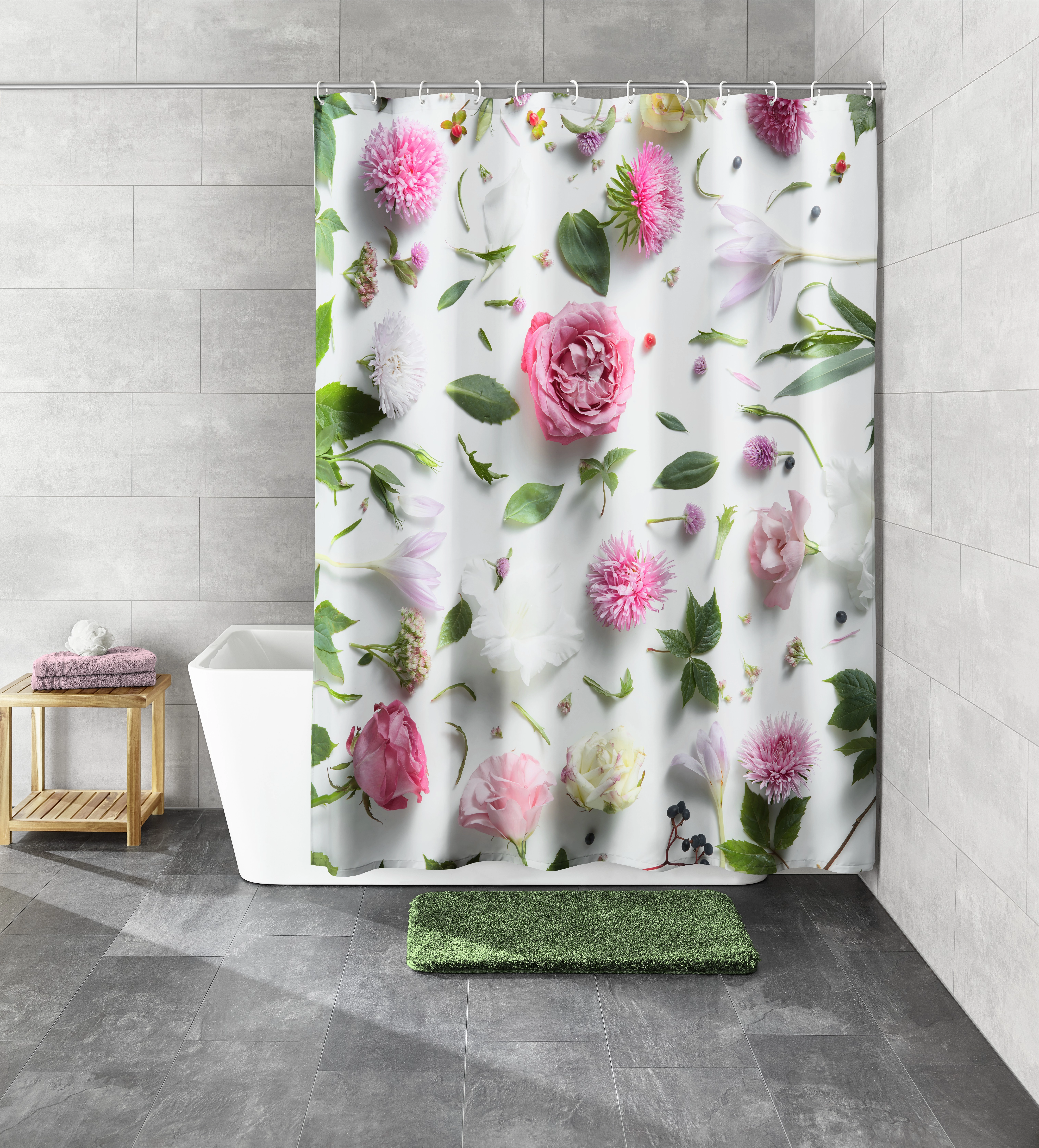 Duschvorhang Textil ROSALIE Multicolor 120 x 200 cm Duschvorhang mit floralem Design in Rosa und Grün, dekoriert mit Blüten und Blättern, in modernem Badezimmer.