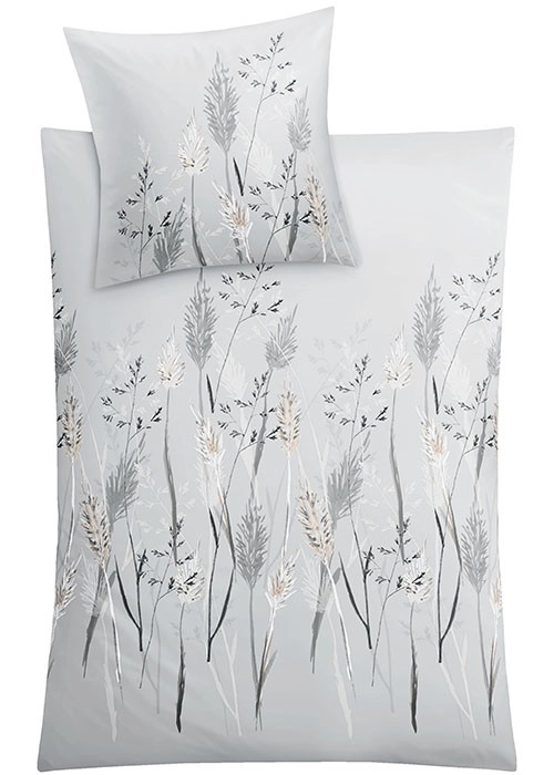 Bettwäsche-Set in Grau mit zarten, floralen Mustern in Weiß und Beige. Elegantes Design für ein stilvolles Schlafzimmer.