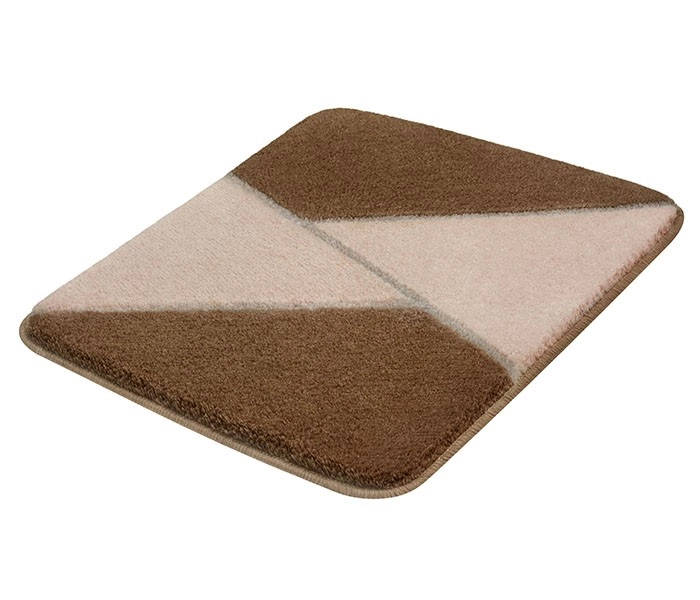 Badematte in Beige- und Brauntönen mit geometrischem Muster, weiche Oberfläche, rechteckige Form.