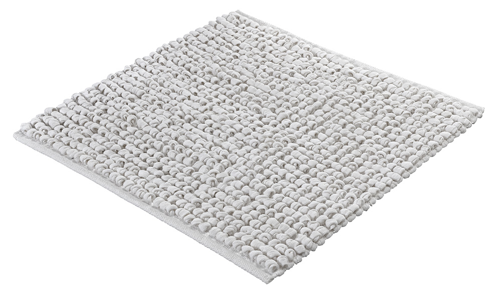 Weißer, quadratischer Badteppich mit weicher, strukturierter Oberfläche aus dicken, geflochtenen Fasern. Ideal für ein modernes Badezimmer.
