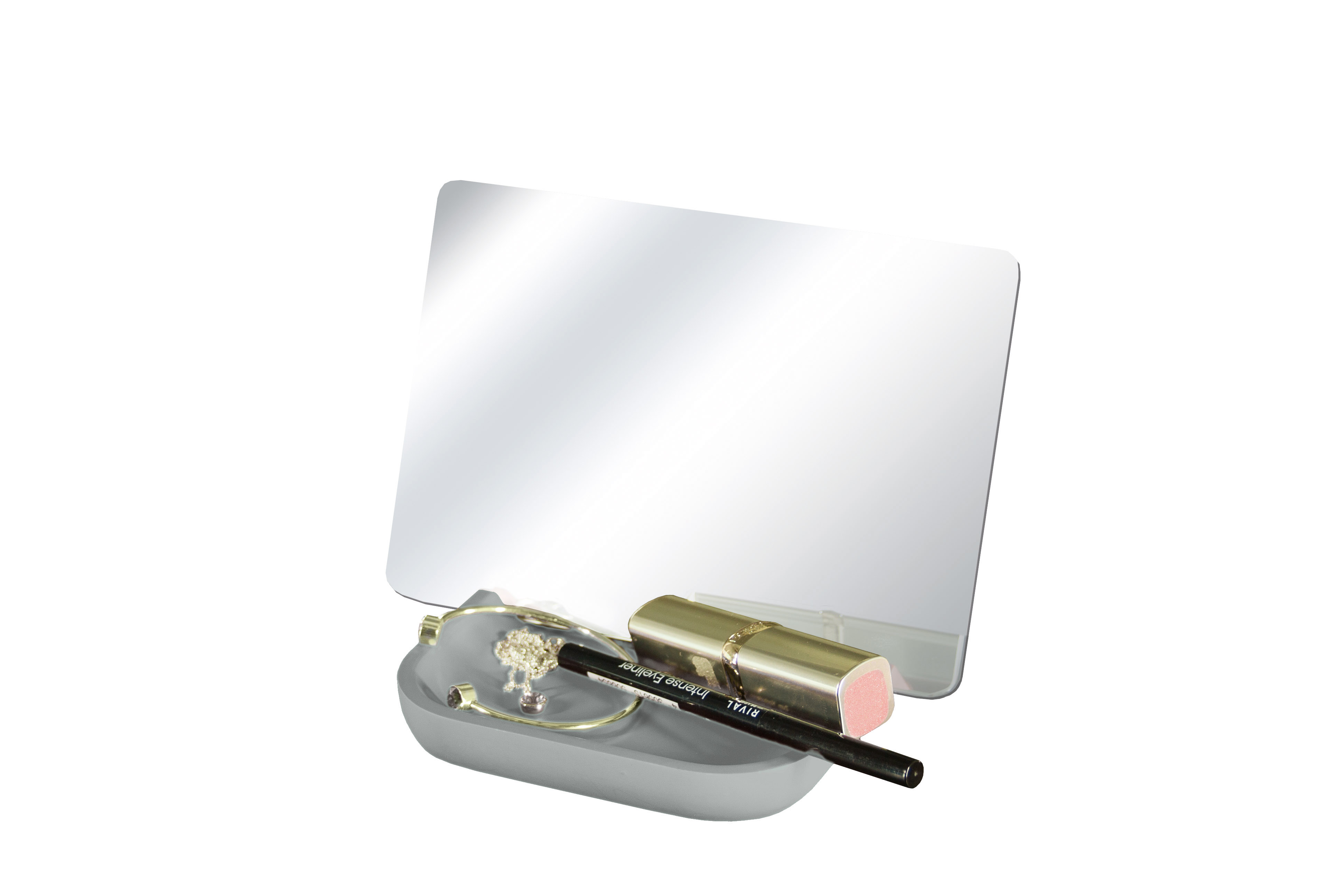 Kosmetikspiegel TRAY MIRROR Platinfarben Rechteckiger Kosmetikspiegel mit grauer Ablage, darauf ein Lippenstift, ein Eyeliner und ein Schmuckstück.