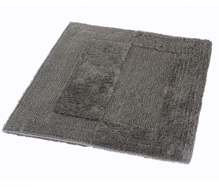 Grauer, quadratischer Badezimmerteppich mit verschiedenen Texturen und einem modernen, schlichten Design. Ideal für jedes Badezimmer.