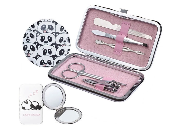 4004478317017 Maniküre-Set in rosa Etui mit Panda-Design, inklusive Spiegel und Nagelwerkzeugen. Perfekt für unterwegs und zu Hause.
