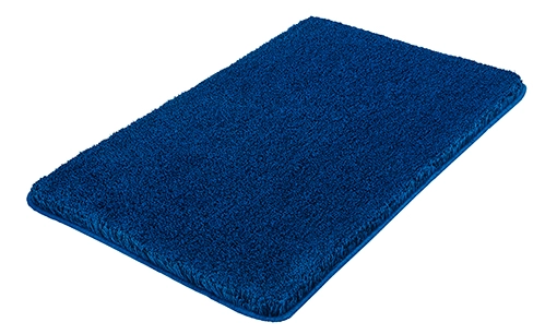 Blaue Badematte mit weicher, flauschiger Oberfläche und rutschfester Unterseite. Ideal für Badezimmer und Wellnessbereiche.